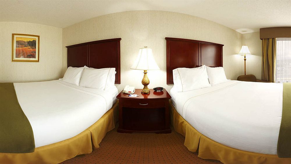 Holiday Inn Express Hotel & Suites Newton Sparta By Ihg Exterior photo